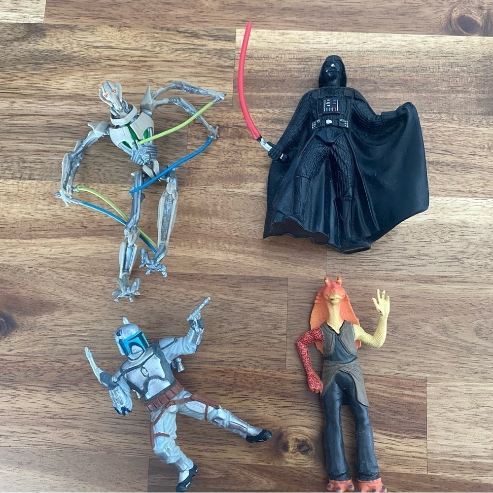 Star Wars Toy Lot. 4 Piece Bundle.
No Bases